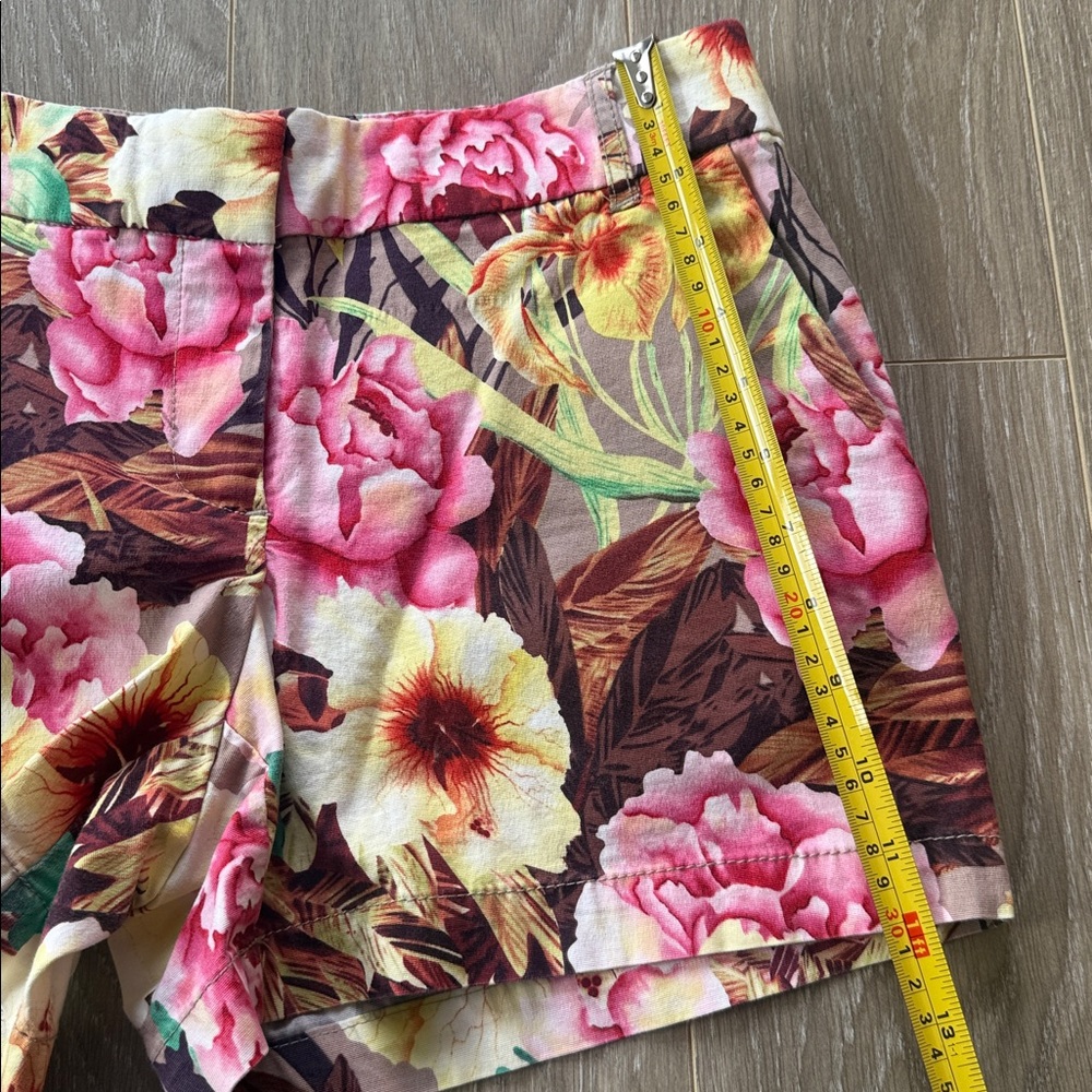011 Dalia Collection- Chic High Waist Tropical Floral Shorts - Picture 7 of 7